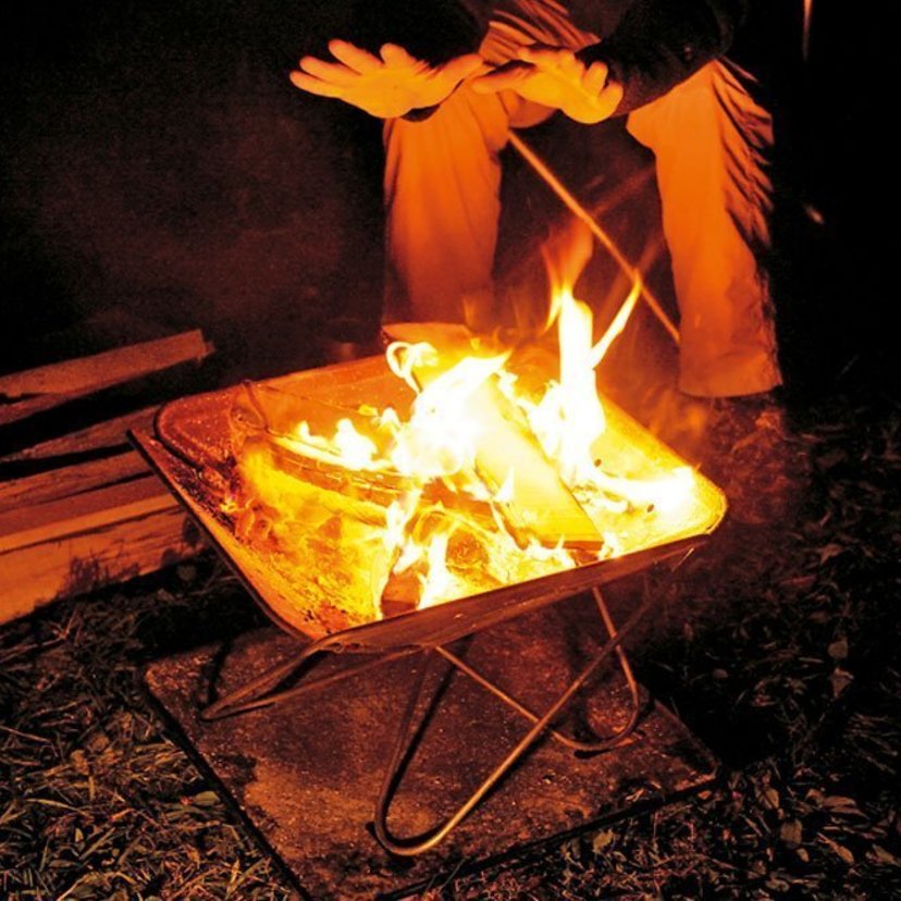 キャンプの夜はやっぱり焚き火！便利でオススメの焚火台