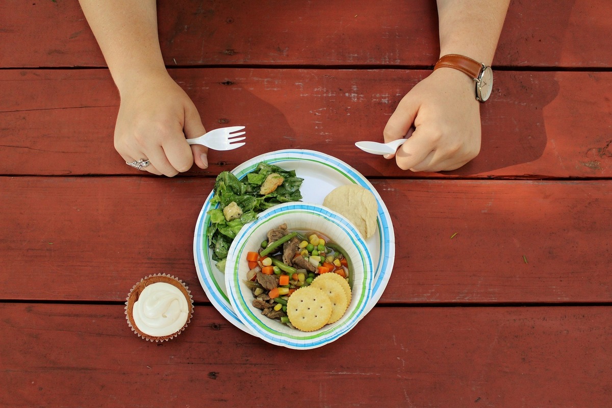 キャンパーが紙皿ではなく、食器を利用する４つの理由